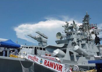 युद्धनौकेवर भीषण स्फोट; नौदलाचे 3 जवान शहीद