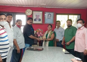 नवनिर्वाचीत शेकापक्ष सदस्या सुवर्णा चेरकर यांचा सत्कार