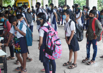 पुन्हा शाळेची घंटा वाजली