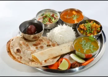 शासनाच्या जाचक अटींमुळे रायगड जिल्ह्यातील शिवभोजन केंद्र बंद होण्याच्या मार्गावर