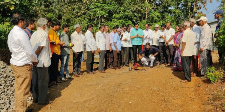 पोयनारमध्ये विविध विकास कामांचे उद्घाटन