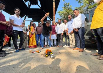 बेलपाडा येथे रस्त्याचे भूमिपूजन