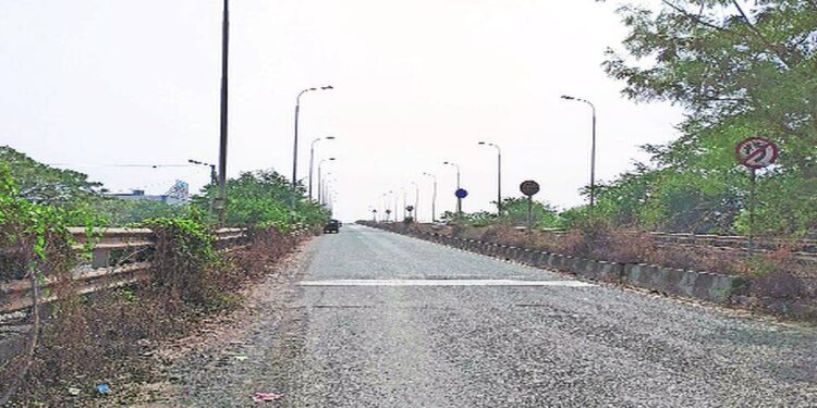 उरण औद्योगिक विभागात अंधाराचे साम्राज्य