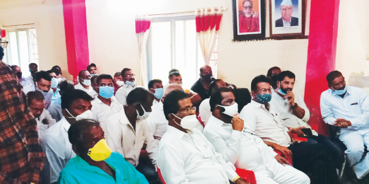 विरार-आलिबाग कॉरिडॉर संबंधी अधिकार्‍यांनी साधला शेतकर्‍यांबरोबर संवाद