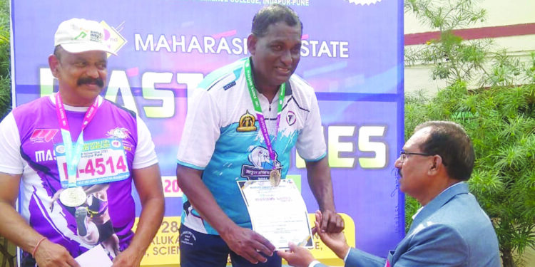 राज्यस्तरीय स्पर्धेत विश्‍वनाथ ठाकूरला तीन सुवर्णपदके