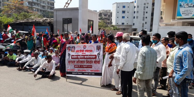 पनवेल तहसीलवर श्रमजिवी संघटनेची धडक