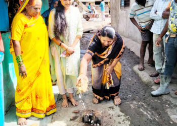 वाल्मिकीनगर येथे काँक्रीटीकरणास सुरुवात