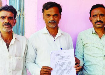 रेशन दुकानांना धान्य वितरित करणार्‍या सहा वाहनचालकांवर उपासमार