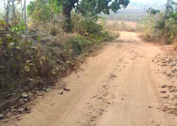 उंडरेवाडीच्या विकासाचा मार्ग खडतरच