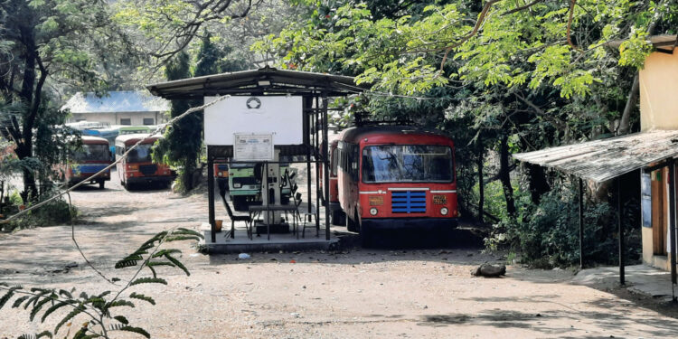 एसटी संपामुळे कर्जत एसटी आगाराचे अडीच कोटींचे नुकसान