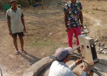 शेकापच्या प्रयत्नातून परळवाडी, माणवाडीला पाणी पुरवठा सुरळीत