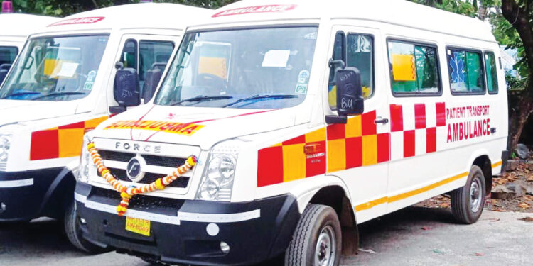 रुग्णवाहिकेचा चालकांची उपासमार