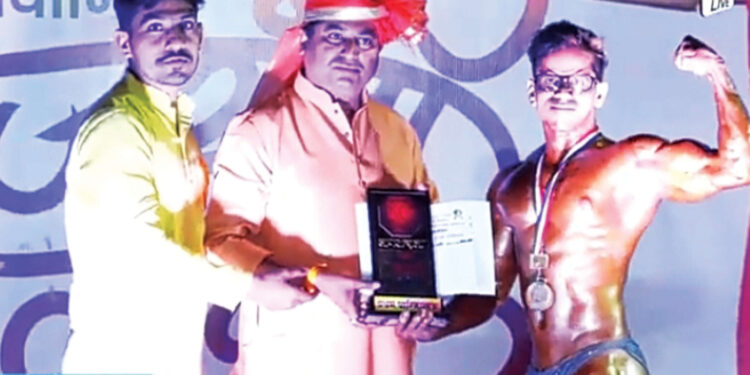 बॉडी बिल्डिंग स्पर्धेत दामोदर हुले यांची सुवर्णपदकाला गवसनी