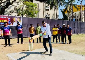 ‘दुर्गाई चषक – २०२२’ क्रिकेट स्पर्धेचे प्रशांत नाईक यांच्या हस्ते उद्घाटन