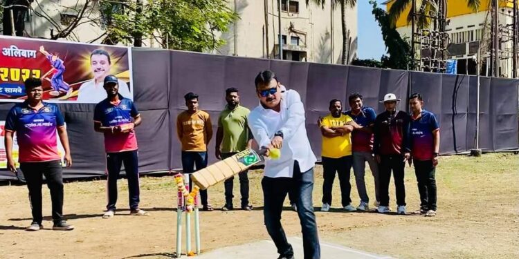 ‘दुर्गाई चषक – २०२२’ क्रिकेट स्पर्धेचे प्रशांत नाईक यांच्या हस्ते उद्घाटन