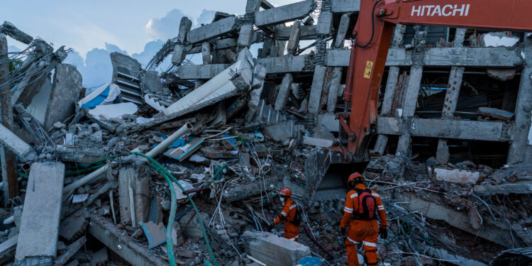 इंडोनेशियाला तीव्र भूकंपाचा धक्का