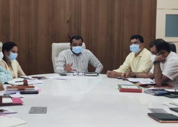 विविध विकास कामांचा आयुक्तांनी घेतला आढावा