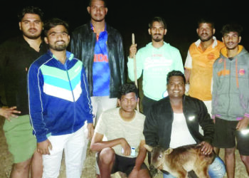 विहीरीत पडलेल्या वासराला जीवदान; चिरनेर रांजणपाडा येथील तरुणांची कामगिरी