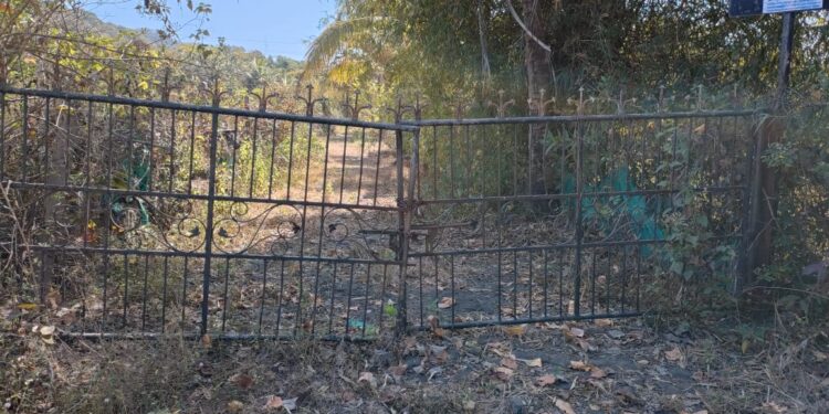 कोर्लईत रश्मी ठाकरेंचे बंगलेच नाहीत; सरपंचांकडून लेखी खुलासा