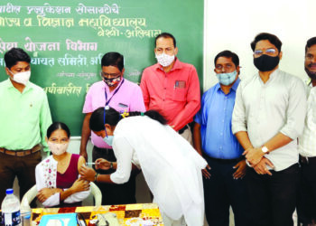 पीएनपी संकुलात विद्यार्थ्यांचे लसीकरण
