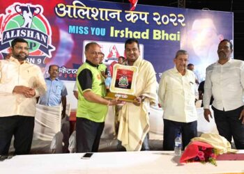 सोगाव येथे आलिशान चषक क्रिकेट स्पर्धेला प्रतिसाद