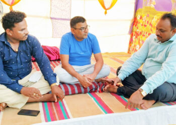 वसुधा सोसायटी विरोधात ग्रामस्थांचे उपोषण