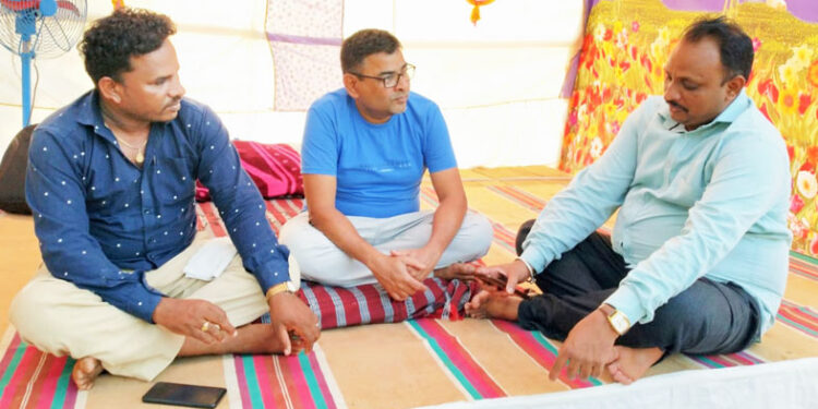 वसुधा सोसायटी विरोधात ग्रामस्थांचे उपोषण