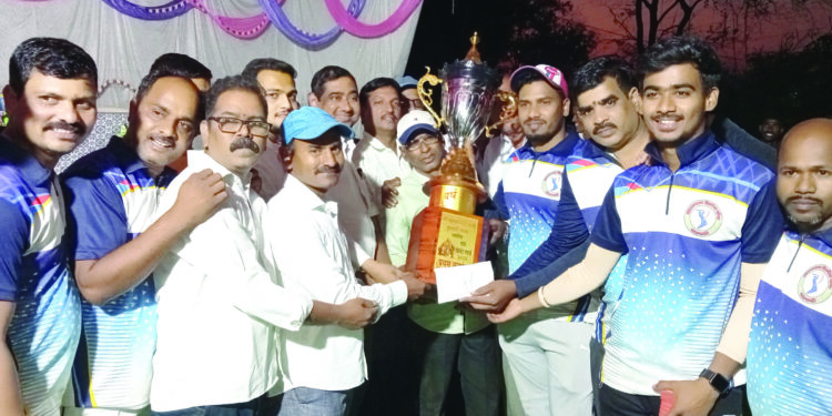 बुरुमाळी चषकाचा मानकरी ठरला आपटी खालापूर