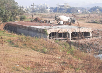 कर्जत येथे रेल्वेच्या ठेकेदाराकडून वीज चोरी