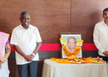 रायगडच्या भाग्यविधात्याला विनम्र अभिवादन