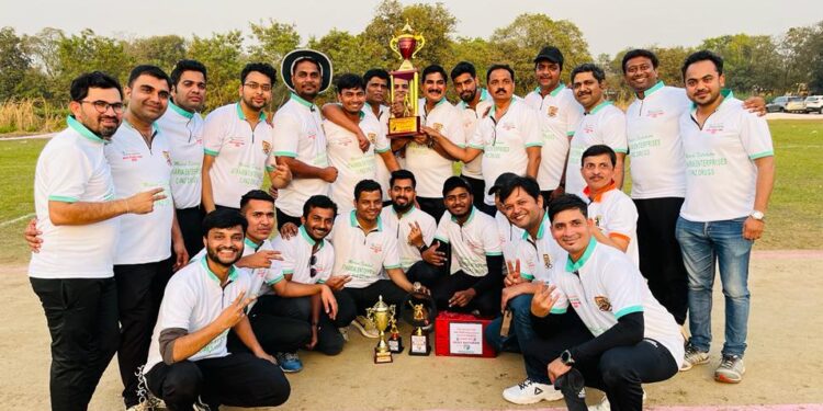 क्रिकेट स्पर्धेत तळोजा टायगर्स विजयी