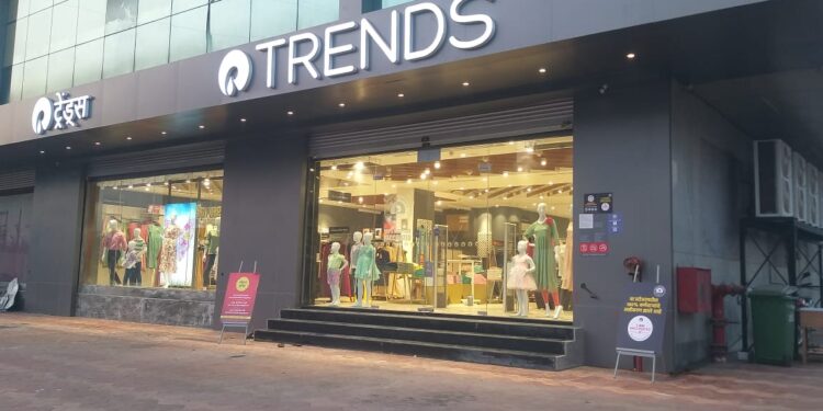 खोपोलीमध्ये ट्रेंड्सचे नवीन स्टोअर