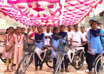 आदिवासींचा जीवनस्तर उंचावतोय हेच आपले यश – आ. जयंत पाटील