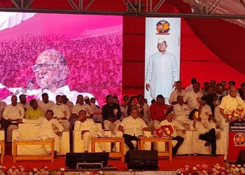 शिक्षकांच्या प्रलंबित मागण्यांचा पाठपुरावा करणार