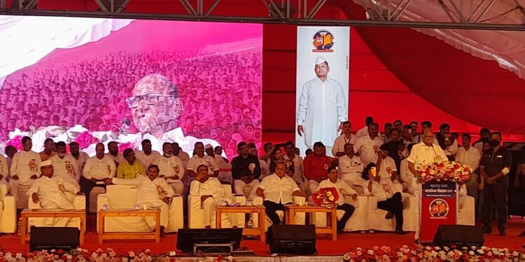 शिक्षकांच्या प्रलंबित मागण्यांचा पाठपुरावा करणार