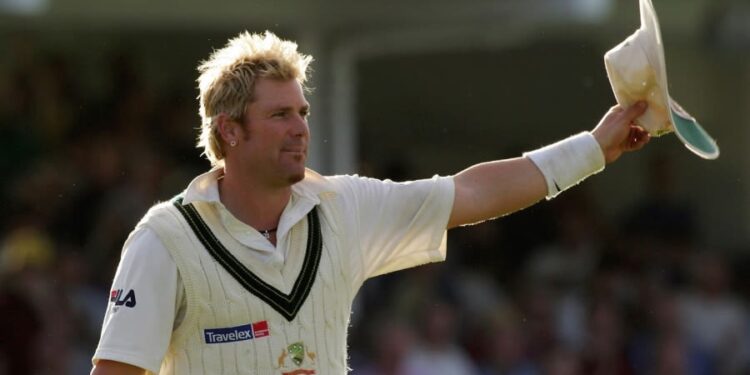 ऑस्ट्रेलियाचा दिग्गज लेगस्पिनर शेन वॉर्नचे वयाच्या ५२ व्या वर्षी निधन
