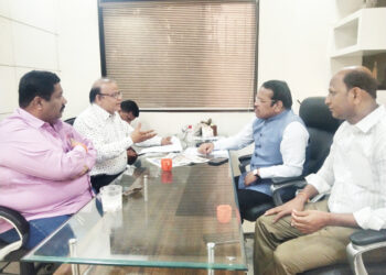 ज्येष्ठांसह मुलांना रेल्वे तिकिटात सवलत द्या!
