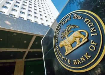 आरबीआयने आठ बँकांना ठोठावला १२ लाखांचा दंड
