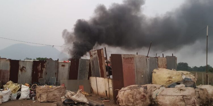 ‘माझी वसुंधरा’ला भंगारवाल्यांकडून गालबोट