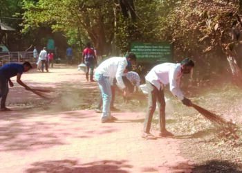 माथेरानमध्ये स्वच्छता मोहिमेतून नानासाहेबांना श्रद्धांजली