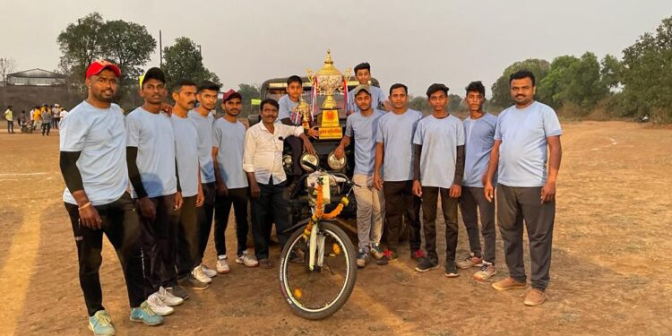 तिवरे प्रीमियर लीग स्पर्धेत वंश नैतिक वाँरियर्स विजेता