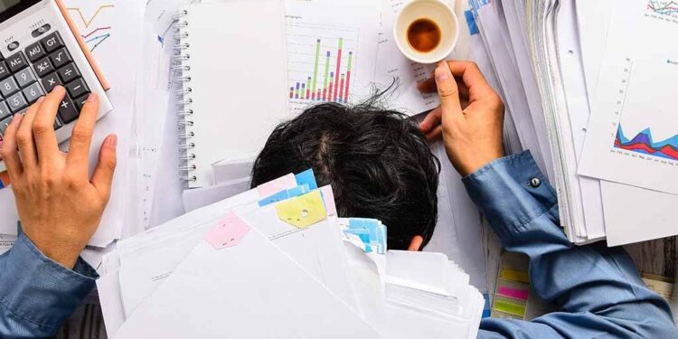 ग्रामसेवकांना कामाचा अतिरिक्त भार