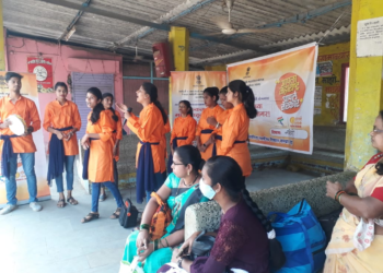 सरकारी योजनांचा पथनाट्यातून जागर