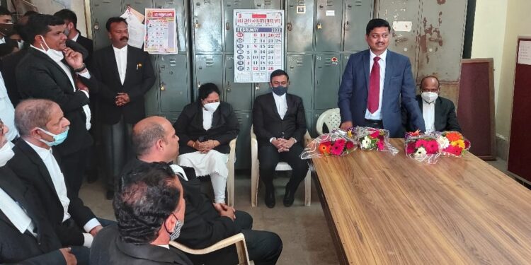 अतिरिक्त जिल्हा न्यायाधीशांची खालापूर न्यायालयास भेट