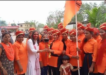 उतेखोलच्या लेकींनी पायी आणली शिवज्योत