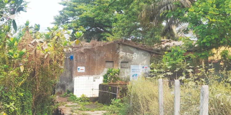 पालीत सार्वजनिक शौचालयाची दुरवस्था