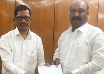 आंबा उत्पादकांना सरकारने मदत करावी