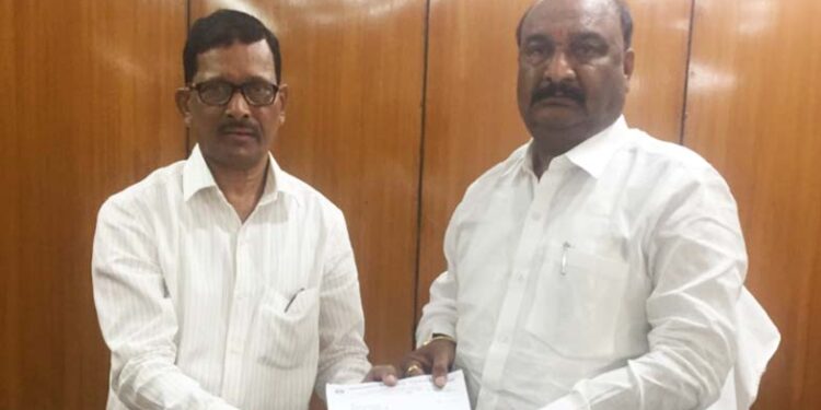 आंबा उत्पादकांना सरकारने मदत करावी