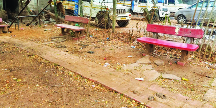 पालीतील बालोद्यान मोजतेय अखेरची घटका