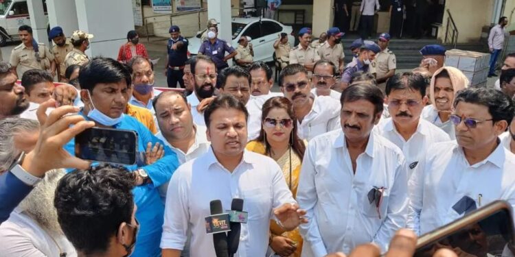 नैना प्रकल्पग्रस्तांकडून लाँग मार्च